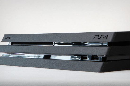 خرید PS4 PRO 7016 دو دسته و همراه با بازی | قیمت ps4 pro ریجن 2 دو دسته با بازی